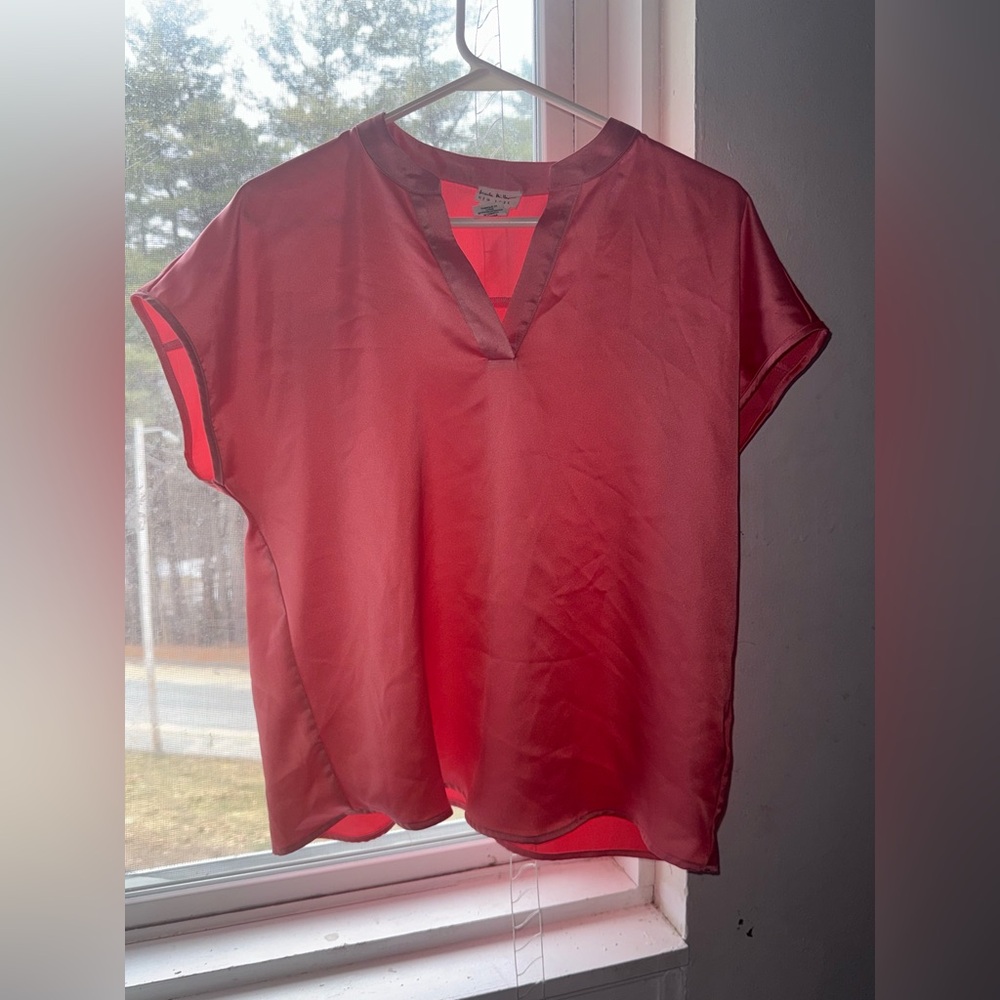 Nicole Miller Coral Short Sleeve V-Notch Blouse